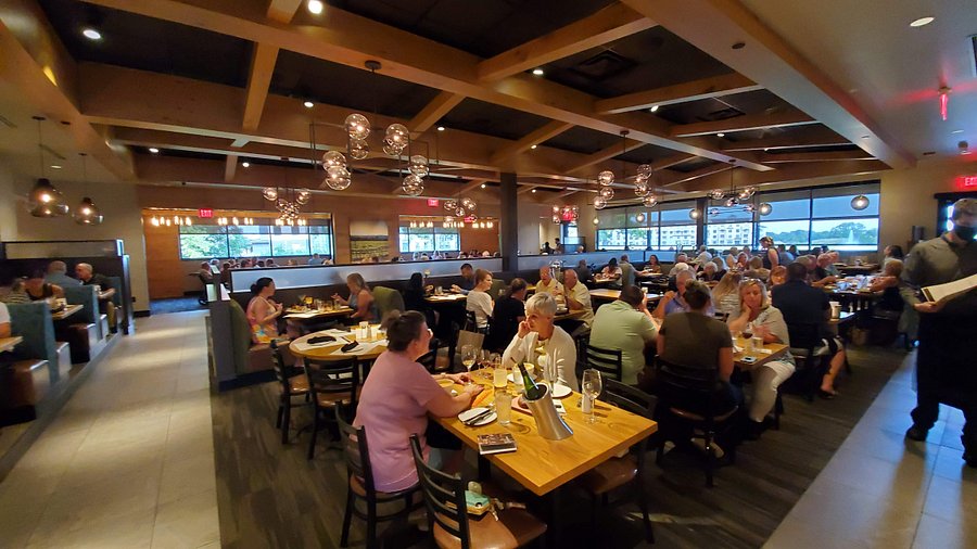 best wine Lovers Restaurants in Naperville